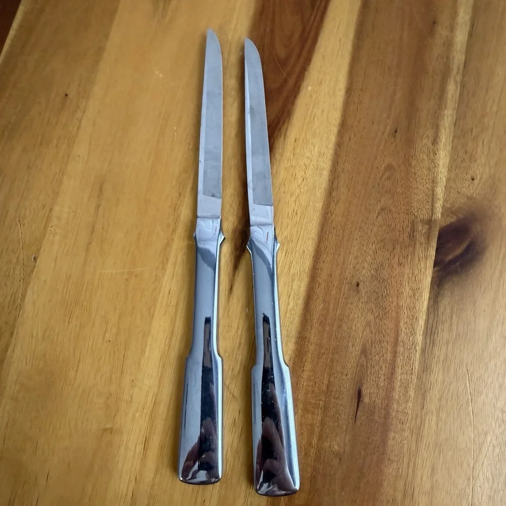 Towle stainless Byfield lot of 2 steak knives 8 1/2